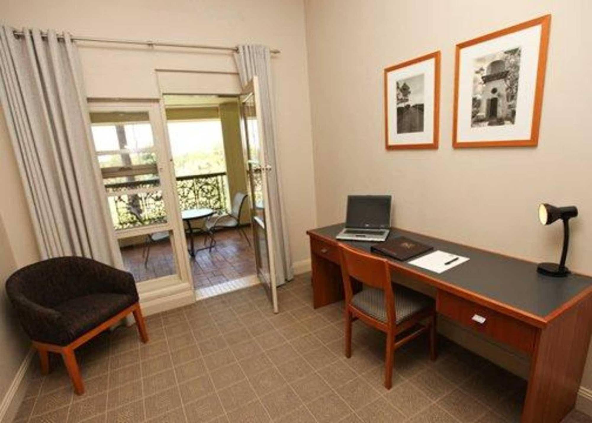 Quality Hotel Mildura Grand Room photo